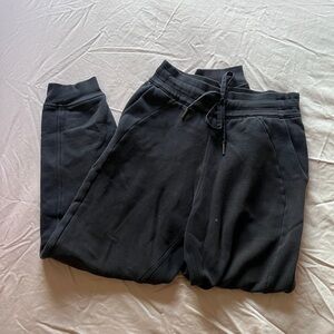 Lululemon scuba joggers size 4